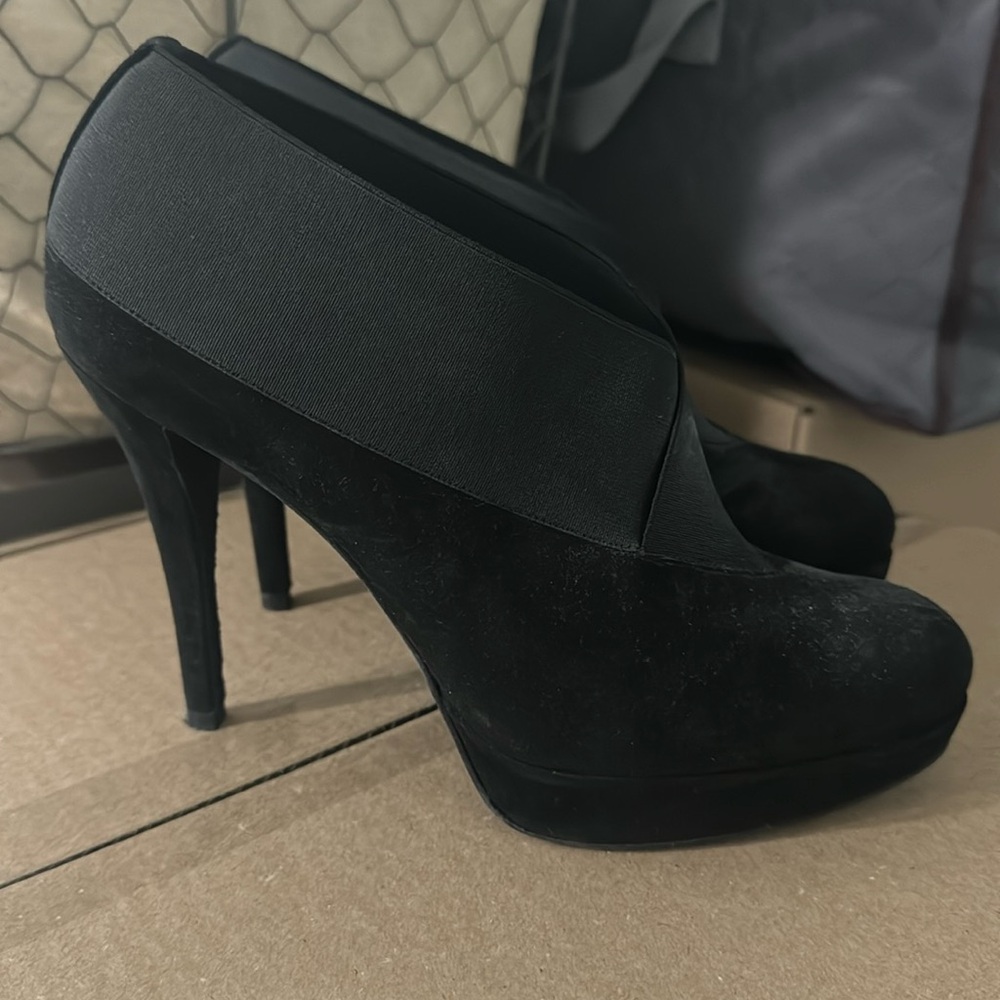 Stuart Weitzman Black Suede heeled booties